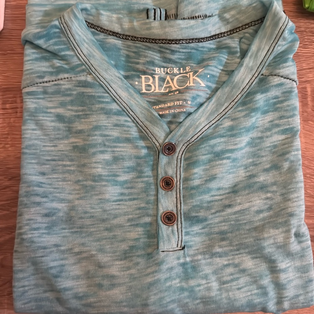 Buckle Black t-shirt